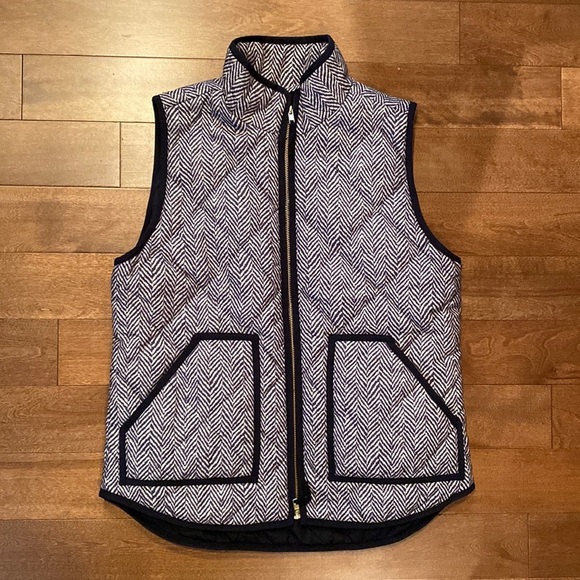 J. Crew Factory Jackets & Blazers - J. Crew Factory Quilted puffer Vest (EUC)